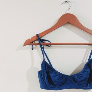 a & f | curve love tie-strap underwire bikini top in blue shimmer ↷